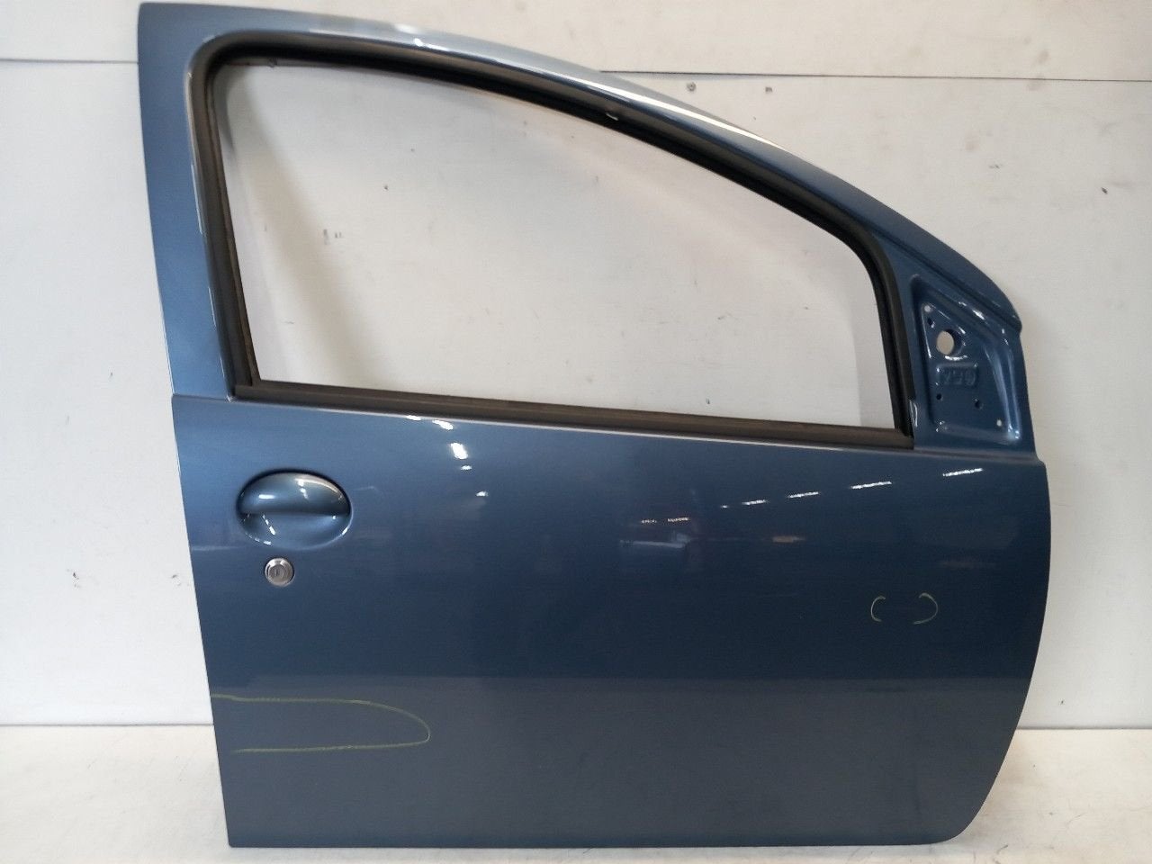 Portier rechts voor Toyota Aygo, Onderdelen@venauto.nl, Van der Ven Autorecycling B.V., Gebruikt, Ettenseweg 76, 4706 PB Roosendaal, The Netherlands