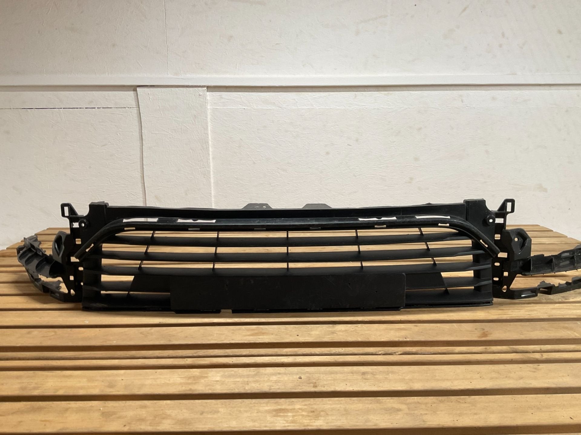 Bumper Grill Renault Clio IV 622541048R Midden Rooster RE-12, Renault Group, Gebruikt, Contact.group@renault.com, Ophalen of Verzenden