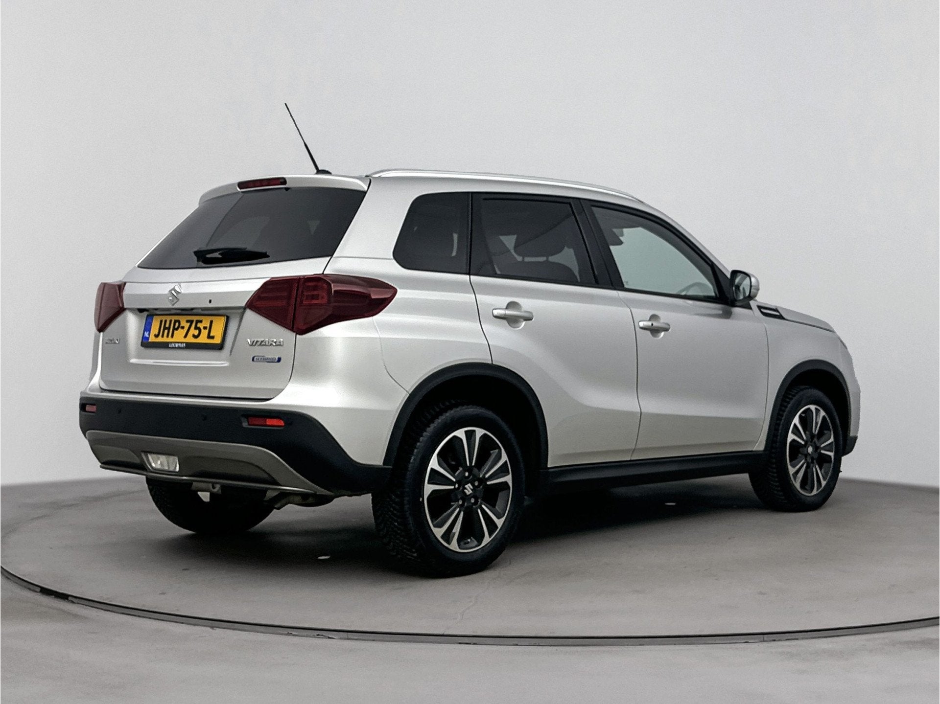 Foto 2 van Suzuki Vitara 1.4 Boosterjet Style Smart Hybrid | Elektrisch
