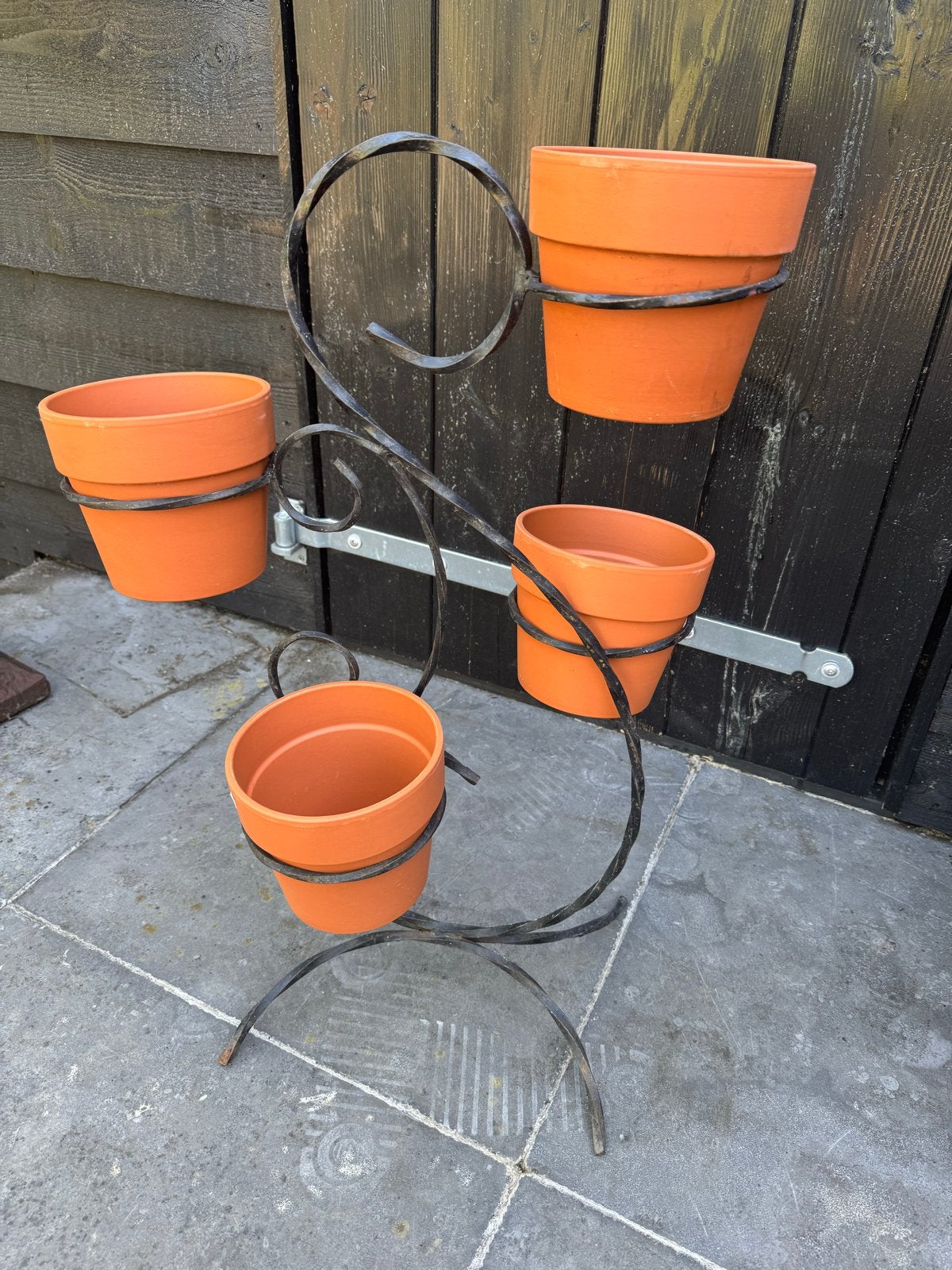 Smeedijzeren Franse plantenstandaard met 4 potten, Tuin en Terras, Bloempotten, Gebruikt, Metaal, Binnen, Balkon, Tuin, 40 tot 70 cm