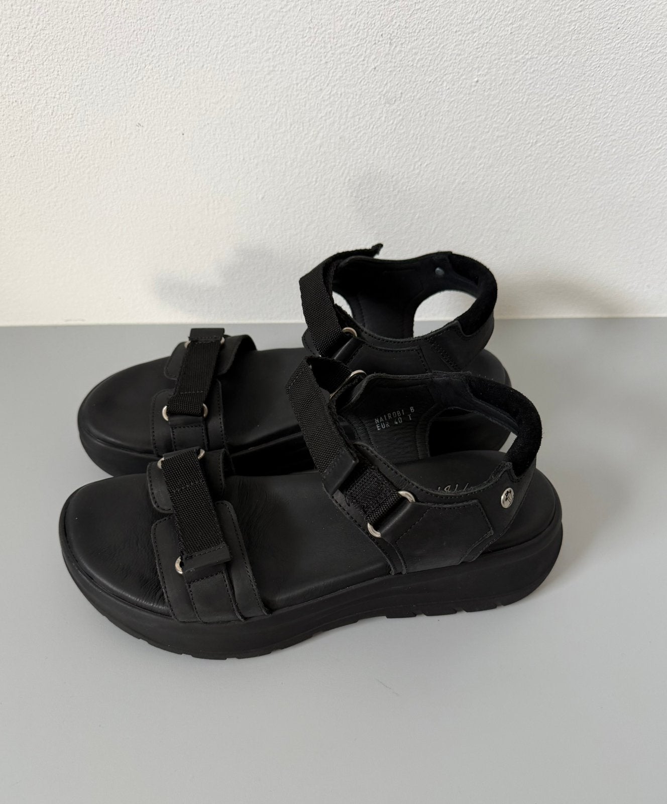 Panama Jack Nairobi sandalen 40, Kleding | Dames, Schoenen, Zwart, Zo goed als nieuw, Sandalen of Muiltjes, Ophalen of Verzenden