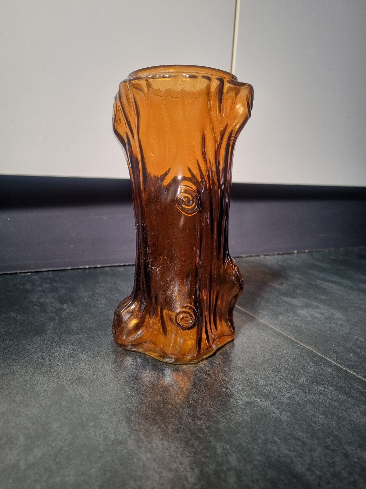 Vintage amberkleurige vaas in boomstam-design, Ophalen of Verzenden