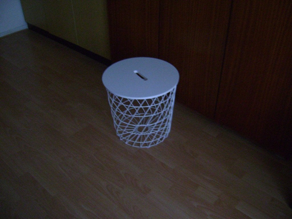 Tafel ikea wit ,ook te gebruiken als opbergmand, Huis en Inrichting, Ophalen of Verzenden, Zo goed als nieuw, 75 cm of meer, 60 cm of meer