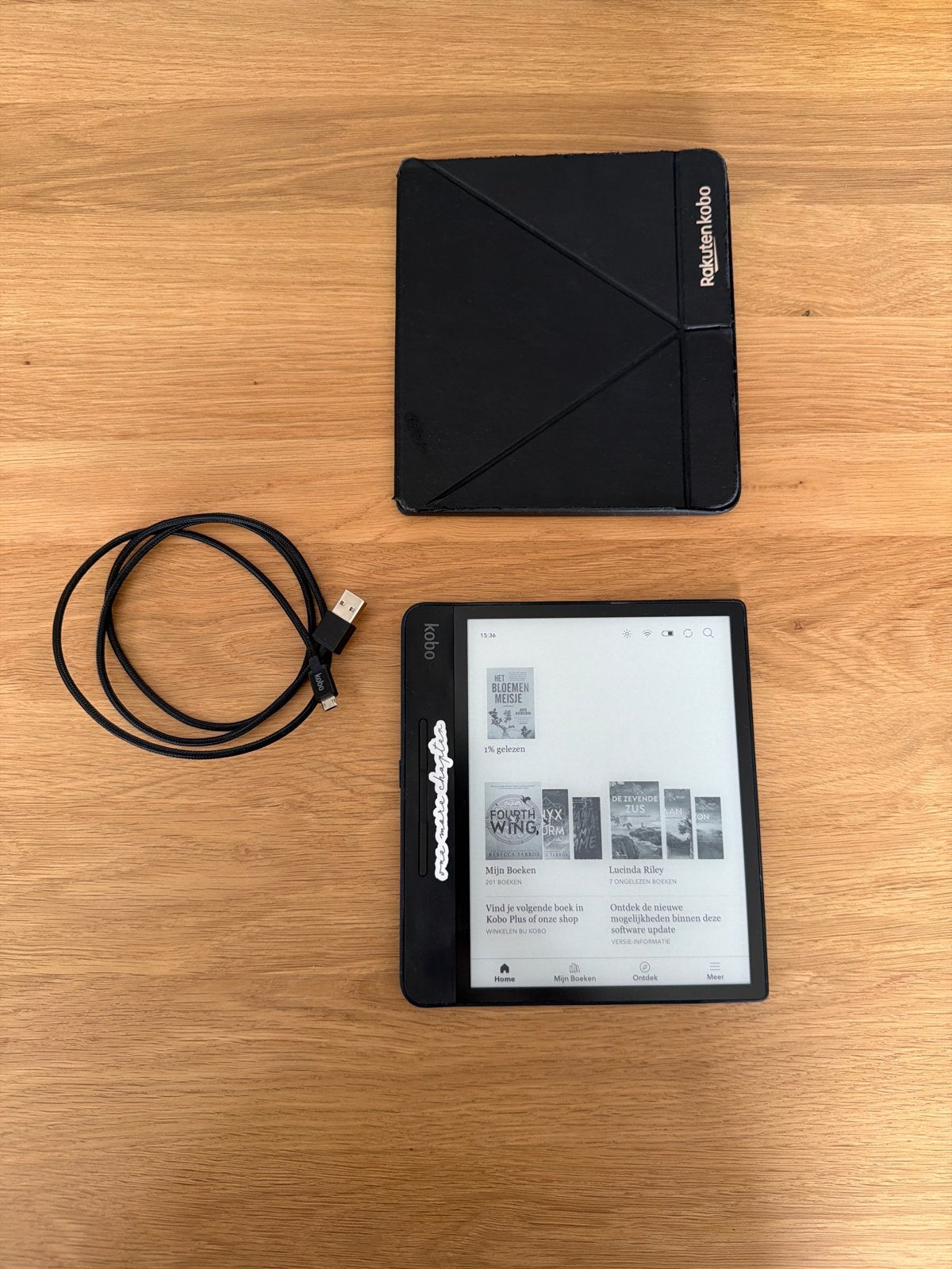 Kobo Forma e-reader met hoes en oplaadkabel, 8 GB, 8 inch, Touchscreen, Ophalen of Verzenden