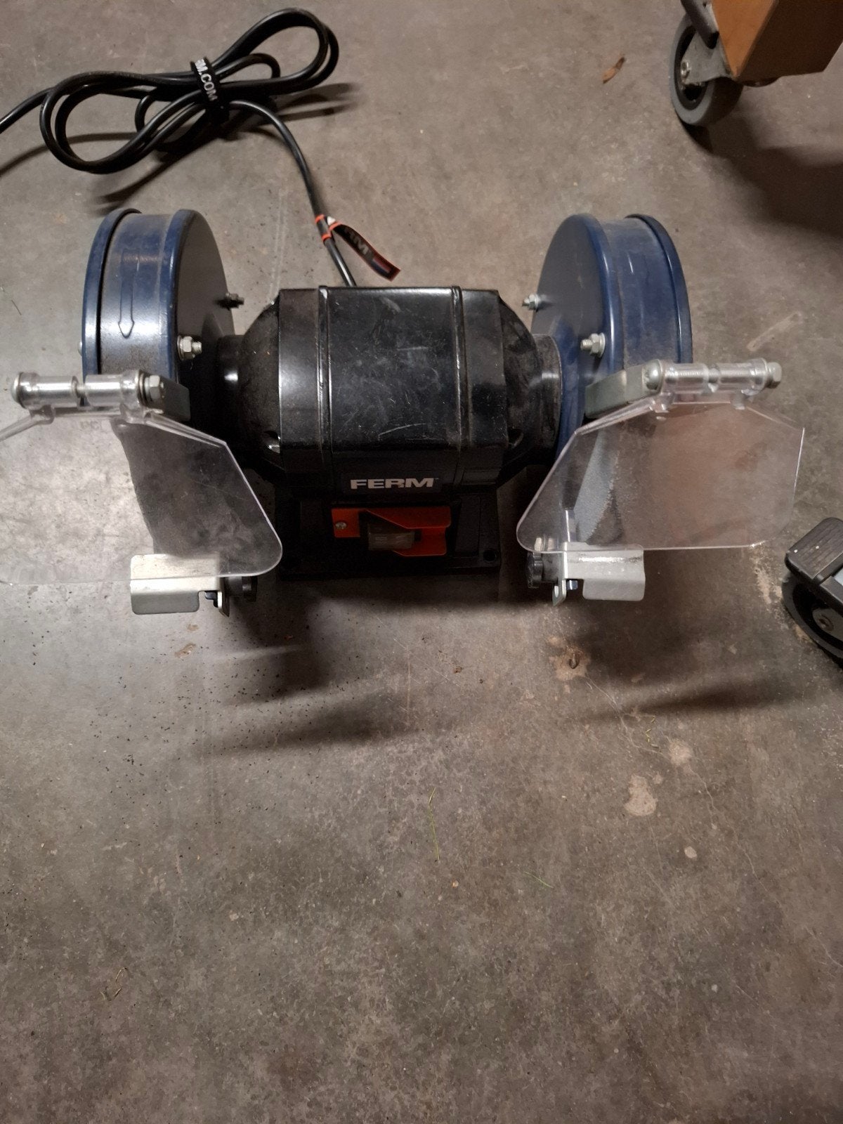 Ferm bankslijpmachine - Gebruikt maar functioneel, Ophalen of Verzenden, Gebruikt, Minder dan 700 watt, Werkbankslijpmachine