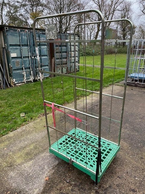 5 nette rolcontainers met hoge rekken., 100 liter of meer, Ophalen, Gebruikt, Steekwagen