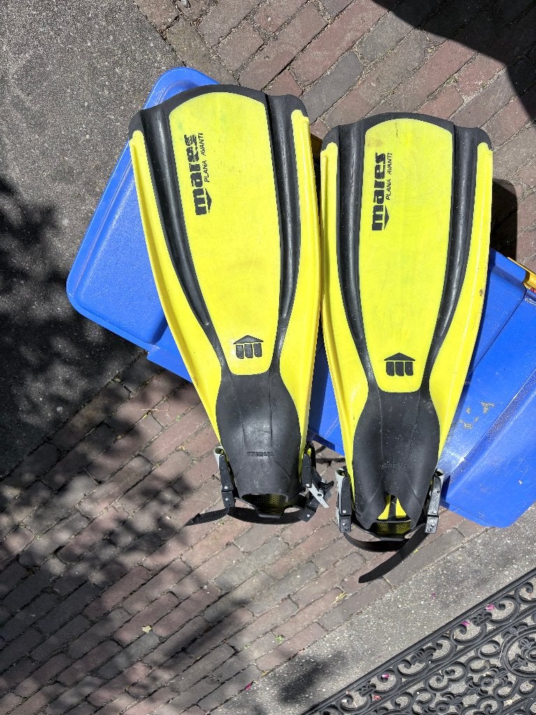 Diverse duikaccessoires, onderwaterlamp, vinnen, schoenen, Ophalen of Verzenden, Gebruikt, Zwem- of Duikvliezen