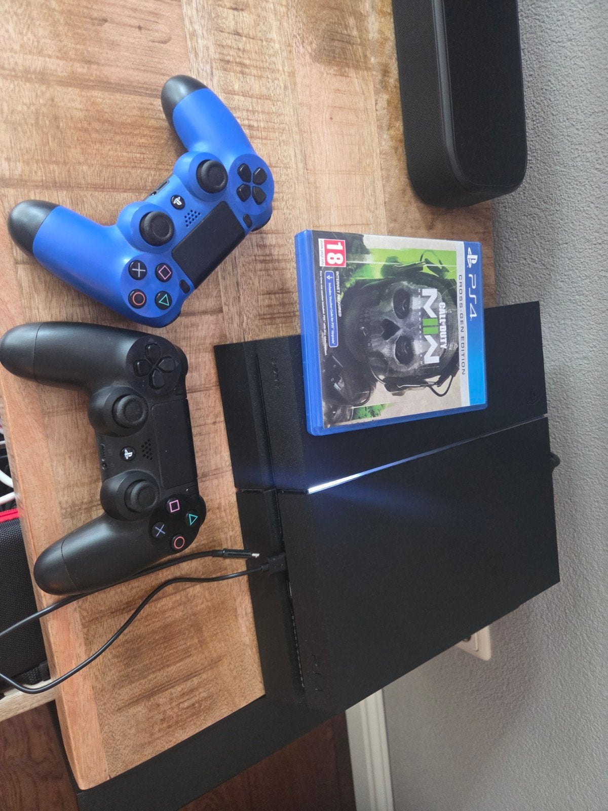 Ps4 met 2 controlers, Ophalen, Zo goed als nieuw, Met 2 controllers, Original