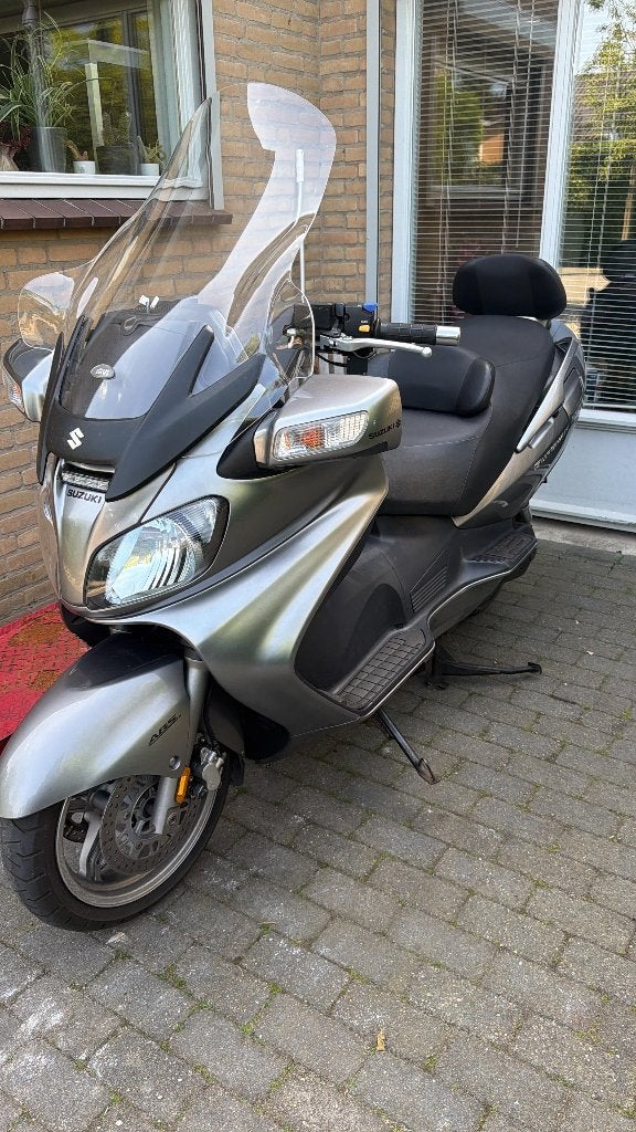 Suzuki Burgman AN650A 2009 km 24704 Executive Uitvoering ABS, Motoren, Occasion, Motorrijbewijs A, Handvatverwarming, Particulier