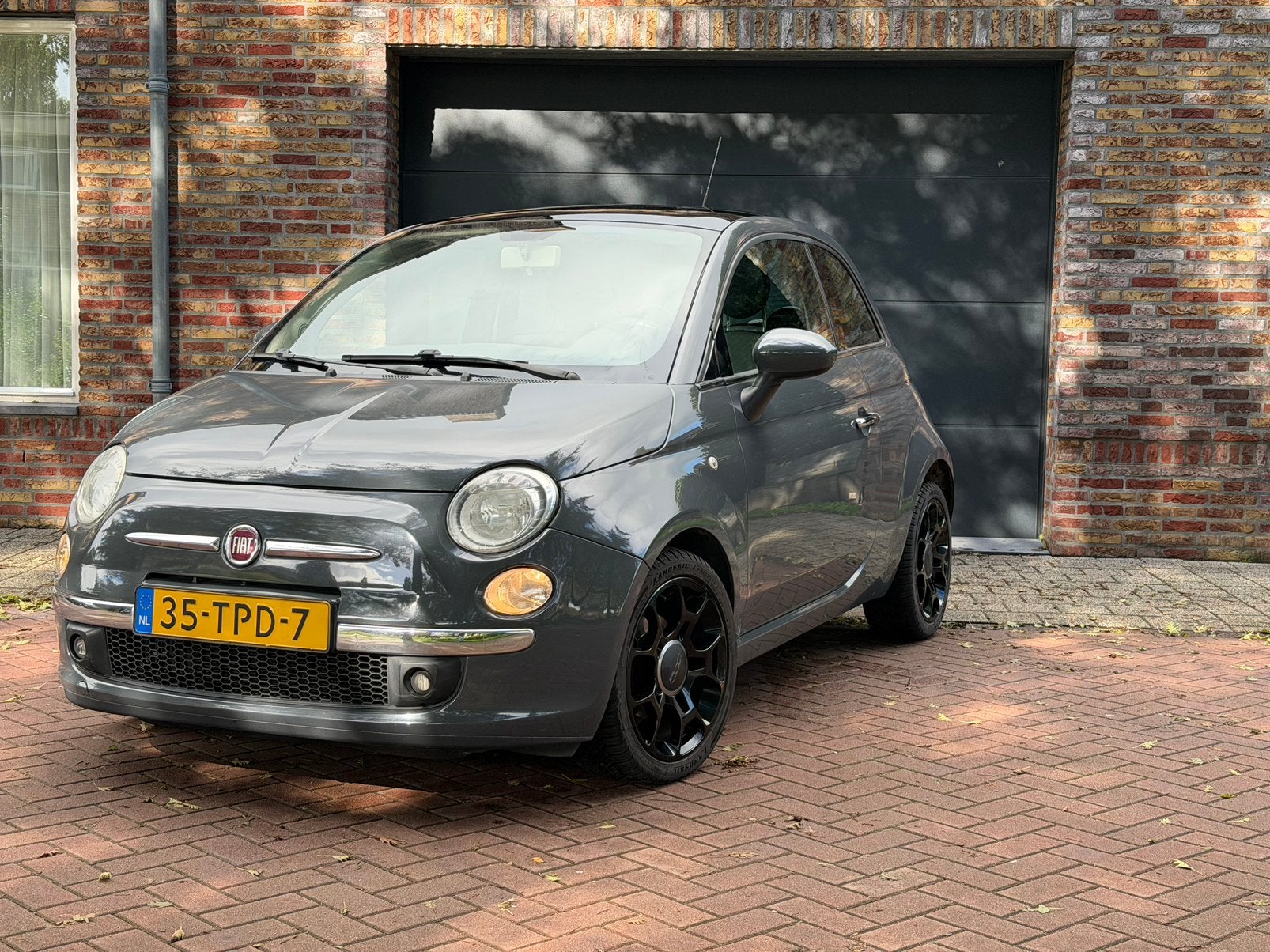 Fiat 500 0.9 Twinair 2011 Grijs lounge panoramadak, Voorwielaandrijving, 31 €/maand, 905 kg, Handgeschakeld