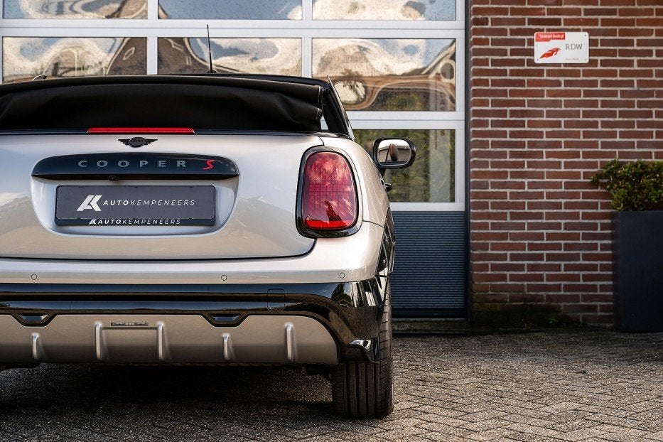 MINI Cooper S Cabrio JCW | John Cooper Works | Harman/Kardon, 1998 cc, Gebruikt, 4 cilinders, Cabriolet