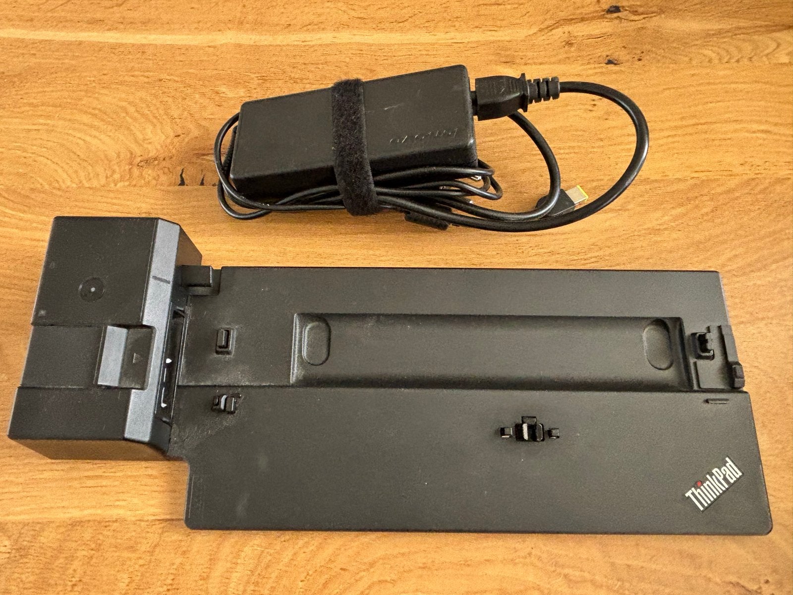 Lenovo ThinkPad Docking Station met Oplader, Ophalen of Verzenden, Gebruikt, Docking station, Laptop