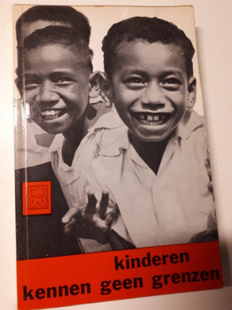Kinderen kennen geen grenzen, Boeken, Ophalen of Verzenden, Gelezen, Politiek en Staatkunde, Nederland