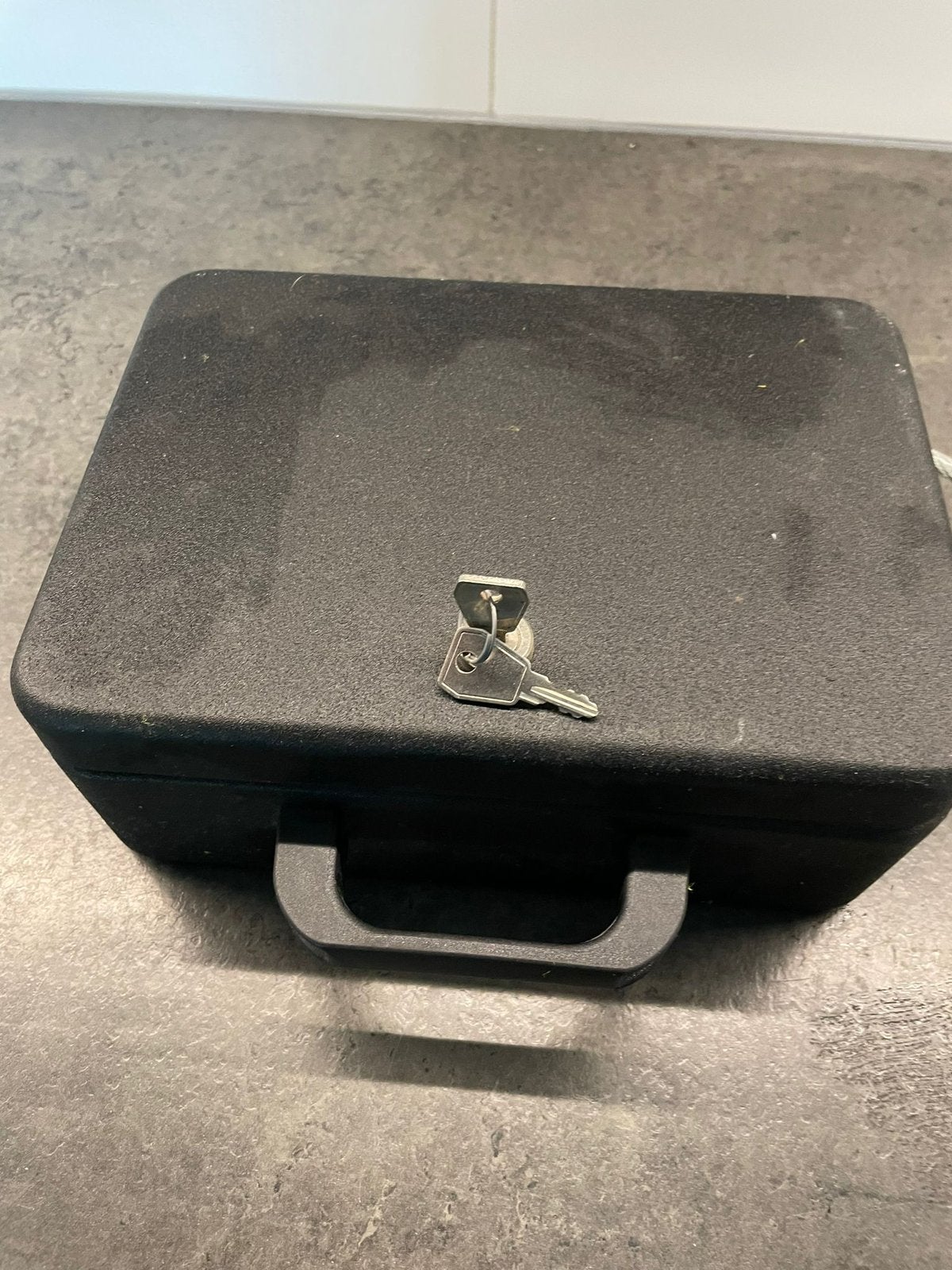 DURAlock Brandkast met Sleutel - Compact en Veilig, Ophalen, Zo goed als nieuw, Brandkast