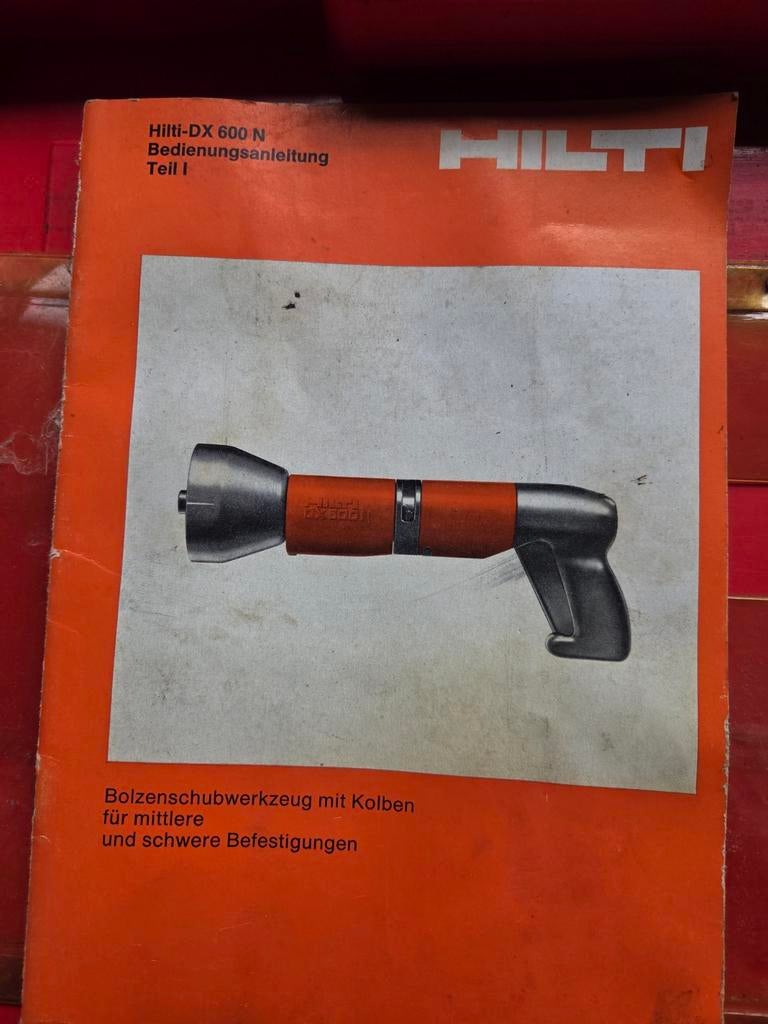 Hilti DX 600 N Bolzenschubwerkzeug met toebehoren, Doe-het-zelf en Verbouw, Ophalen of Verzenden, Gebruikt