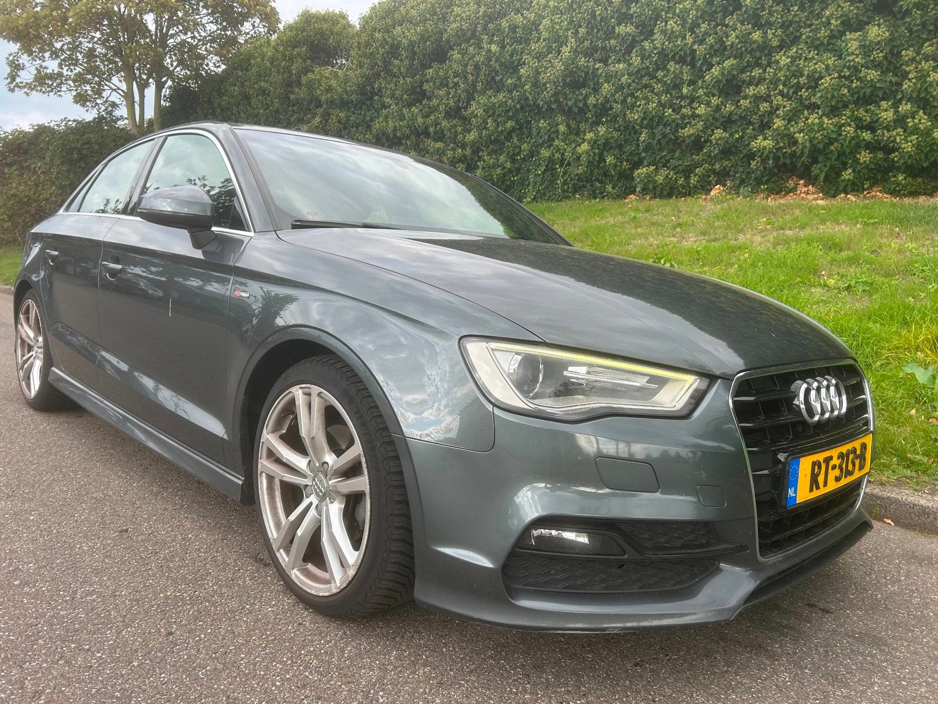 Audi A3 Limousine 2.0 TDI S-line Automaat - Sportstoelen - N, Auto's, Euro 5, 136 pk, Gebruikt, Zwart