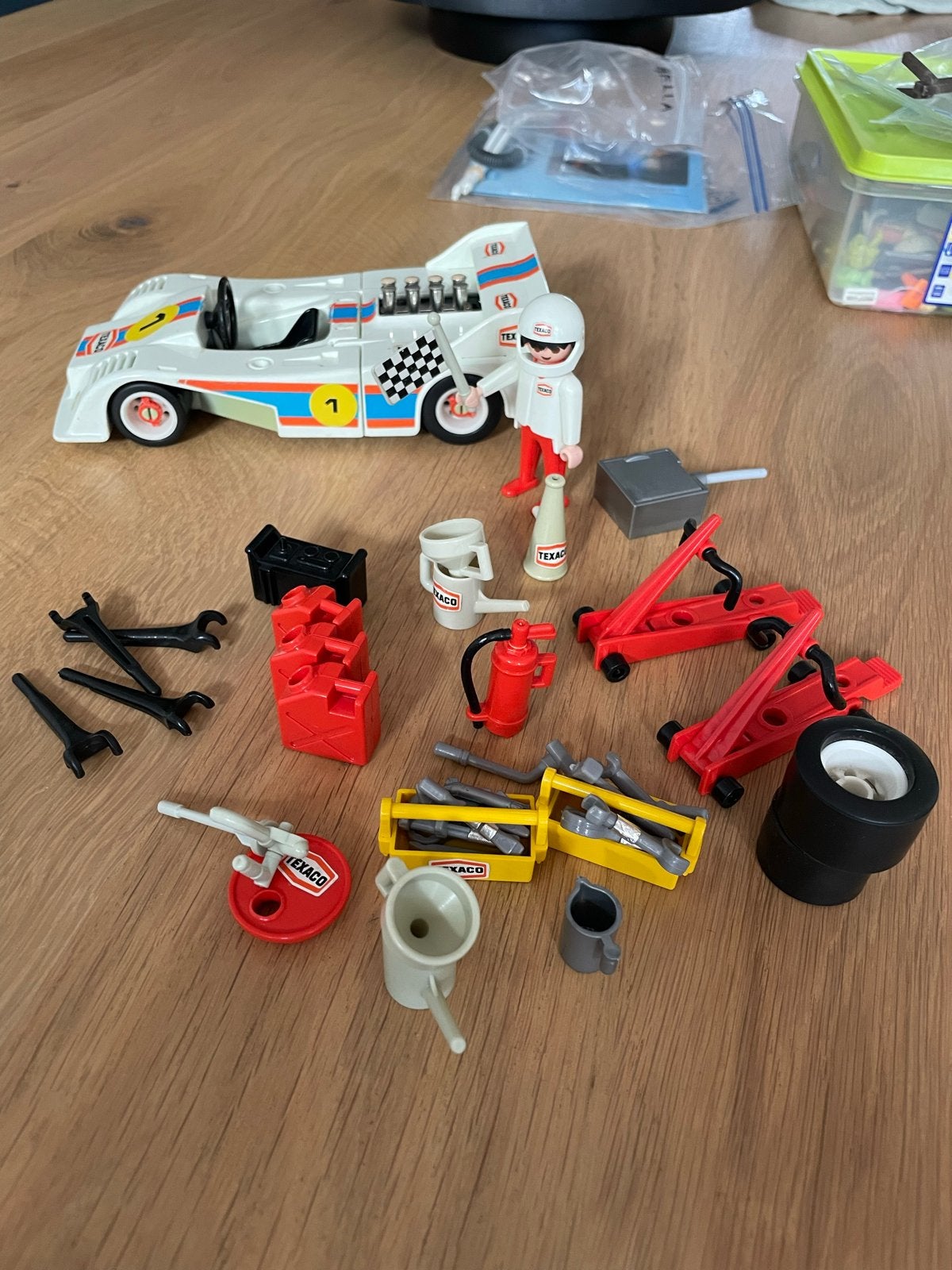Playmobil raceauto met garage accessoires, Ophalen, Gebruikt