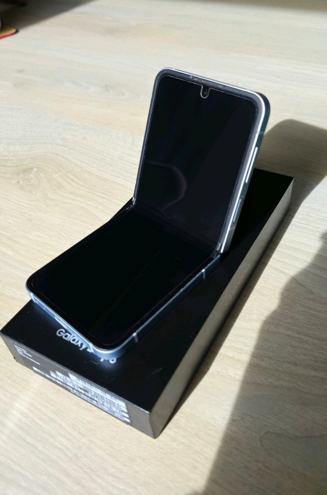 Foto 12 van Samsung Galaxy Flip 6- 256 GB- 5G