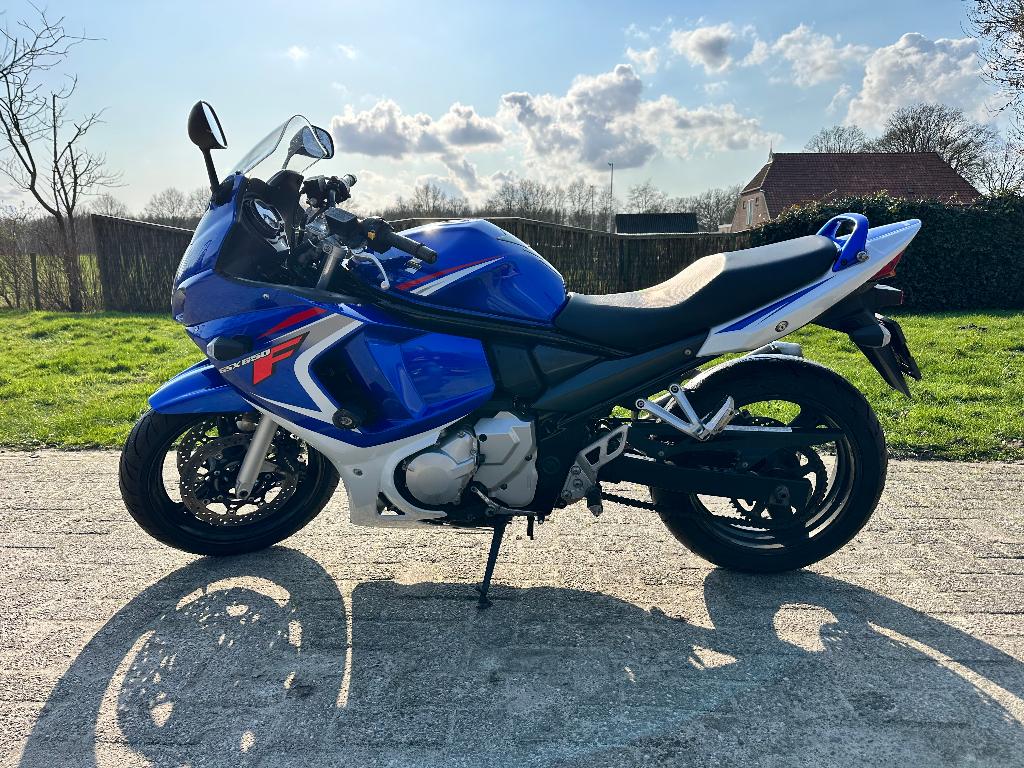 Suzukii GSX 650 F, Sportuitlaat, 4 cilinders, Motorrijbewijs A, Gebruikt