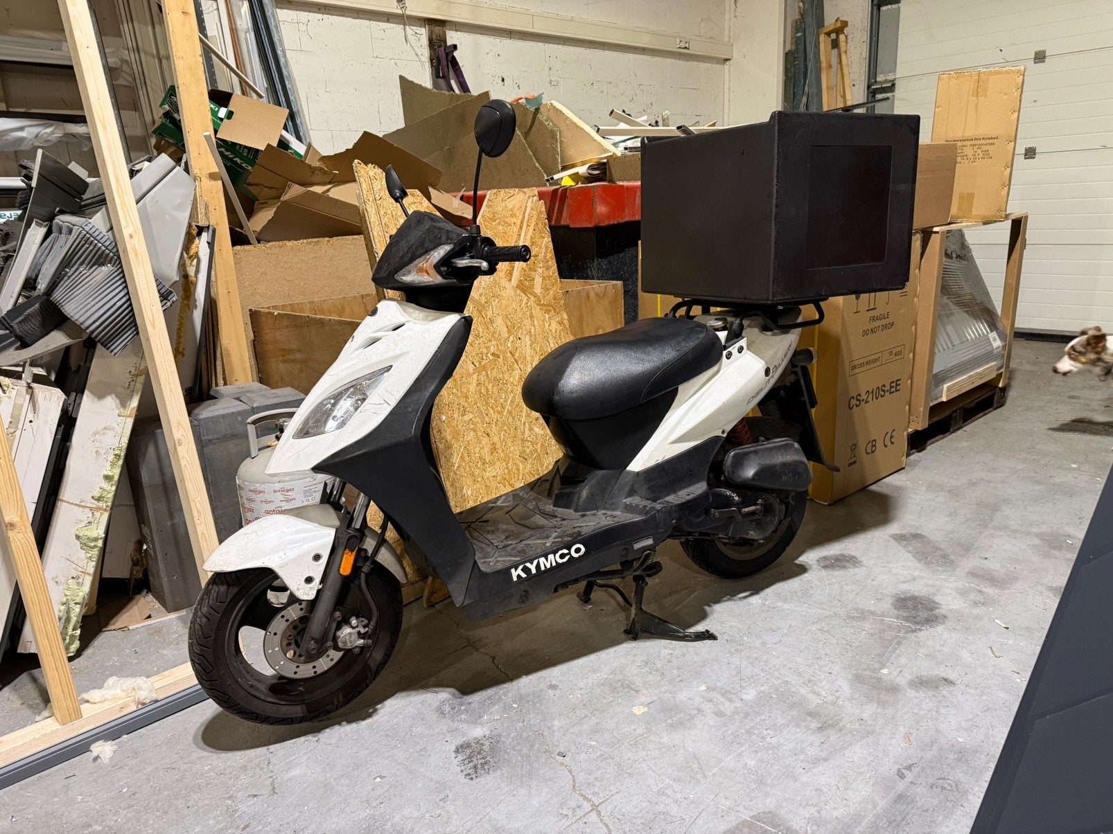 Kymco bezorgscooter, Ophalen, Gebruikt