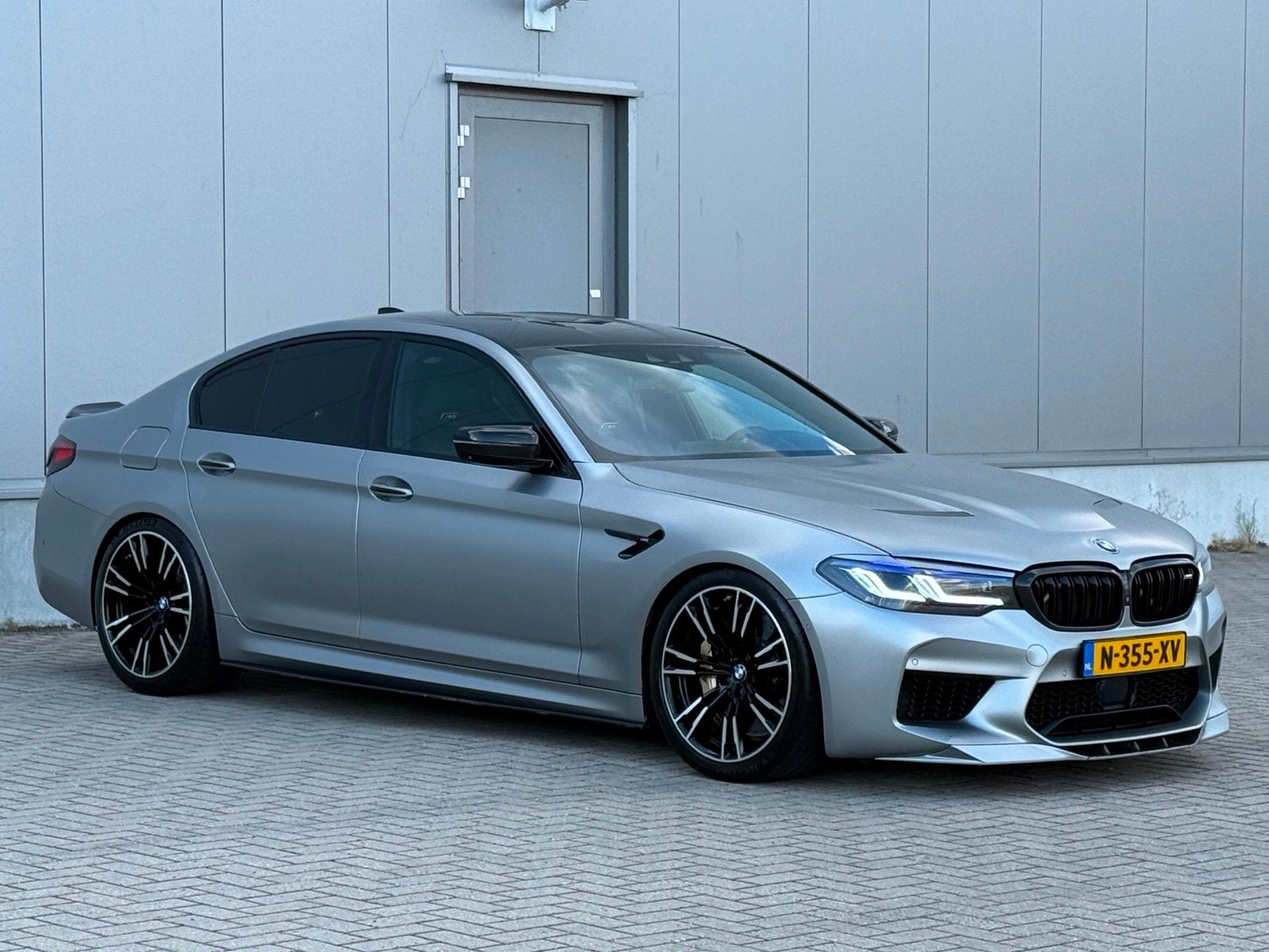 BMW 5-serie M5 V8 4.4 CARBON B&W VOL OPTIES, Auto's, BMW, Automaat, Gebruikt, 2000 kg, Bedrijf
