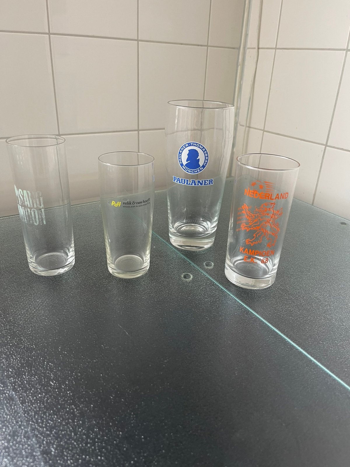 Bierglazen  en 1 pisang ambon, Ophalen, Zo goed als nieuw, Glas of Glazen, Overige merken