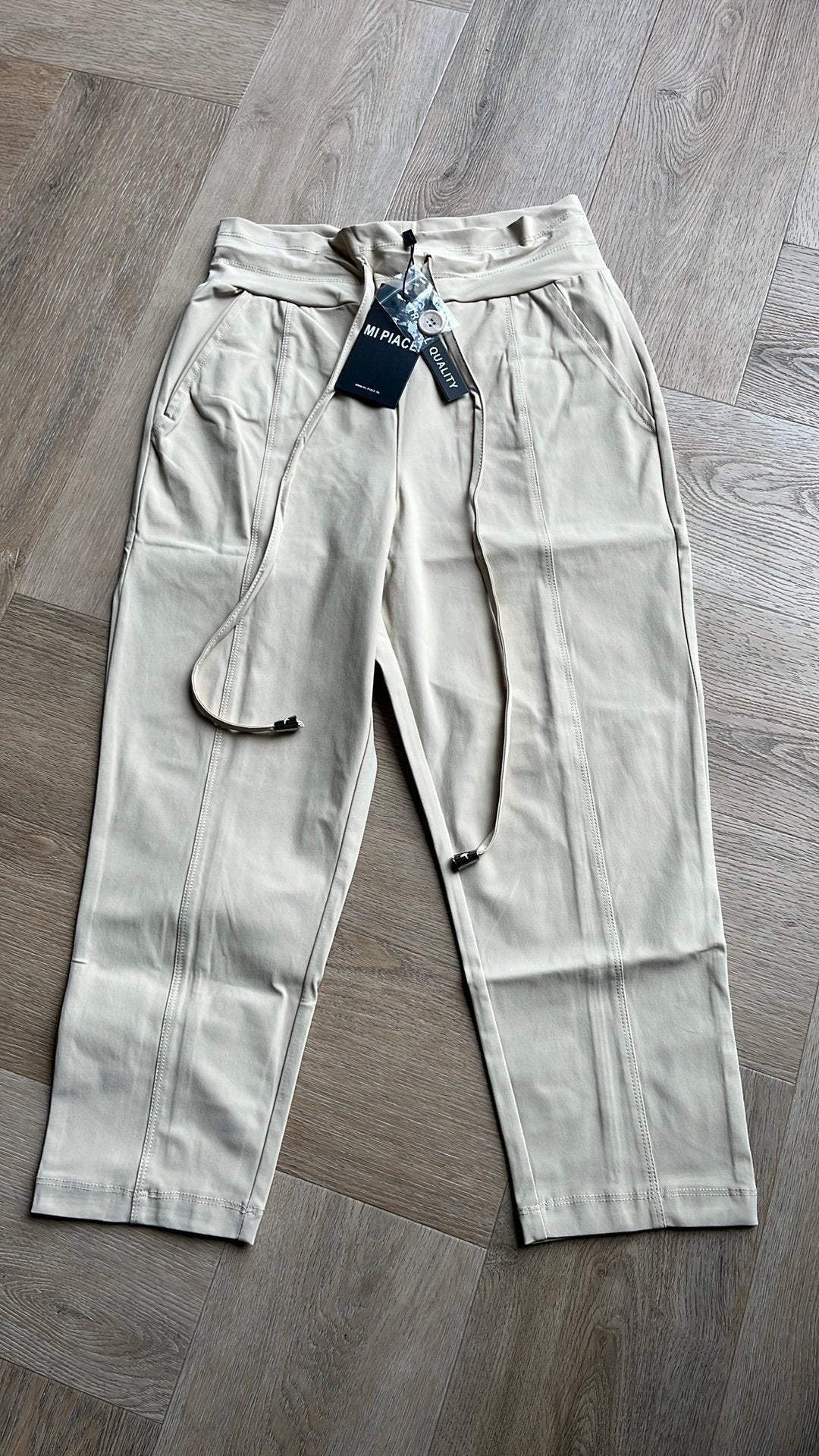 Dames capri broek maat XS Mi Piace, Beige, Nieuw, Ophalen of Verzenden, Driekwart