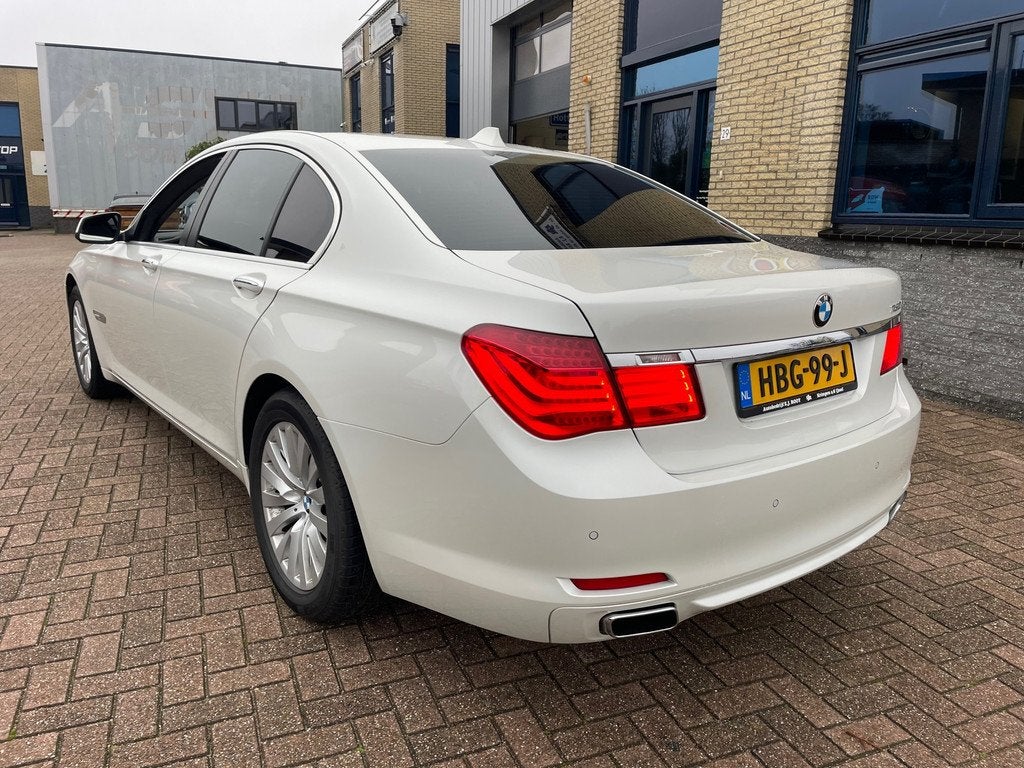 BMW 7-serie 750i-Schuifdak-Memory-Carplay-Youngtimer-Btw, Auto's, BMW, Automaat, Achterwielaandrijving, Gebruikt, 4395 cc
