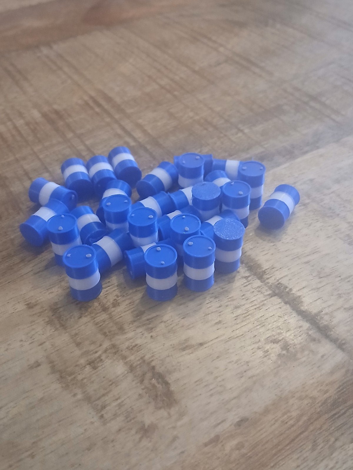 30 olievaten 1/50  blauw/ wit, Verzenden, Nieuw, Bus of Vrachtwagen