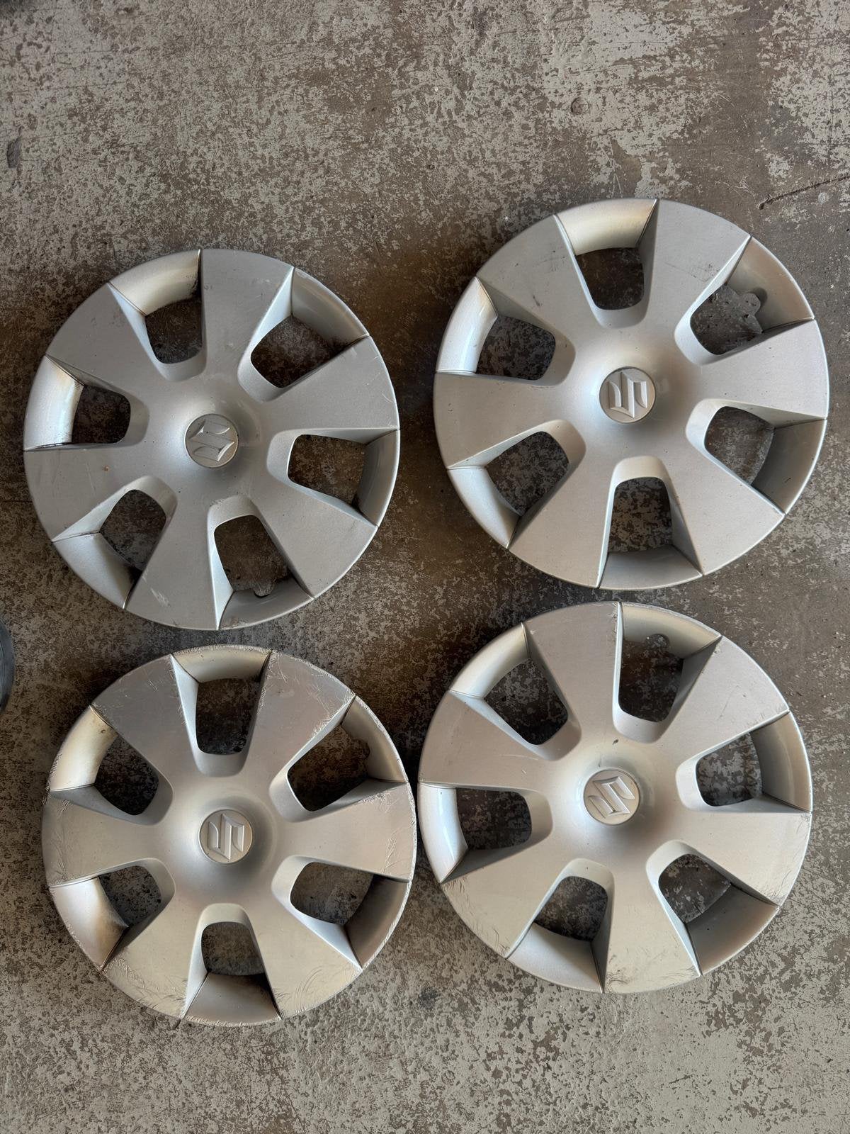 Suzuki Alto 14 inch wieldoppen, Ophalen of Verzenden, Zo goed als nieuw