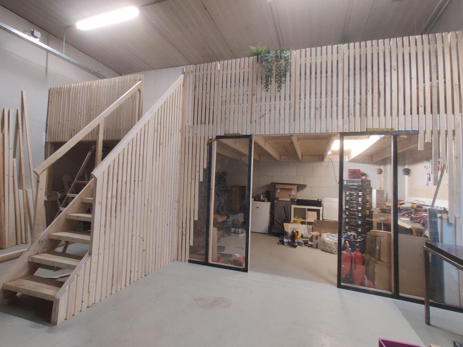 Complete vide verdieping en inbouw hout en trap ter overname, Ophalen, 50 mm of meer, Balk, Minder dan 200 cm