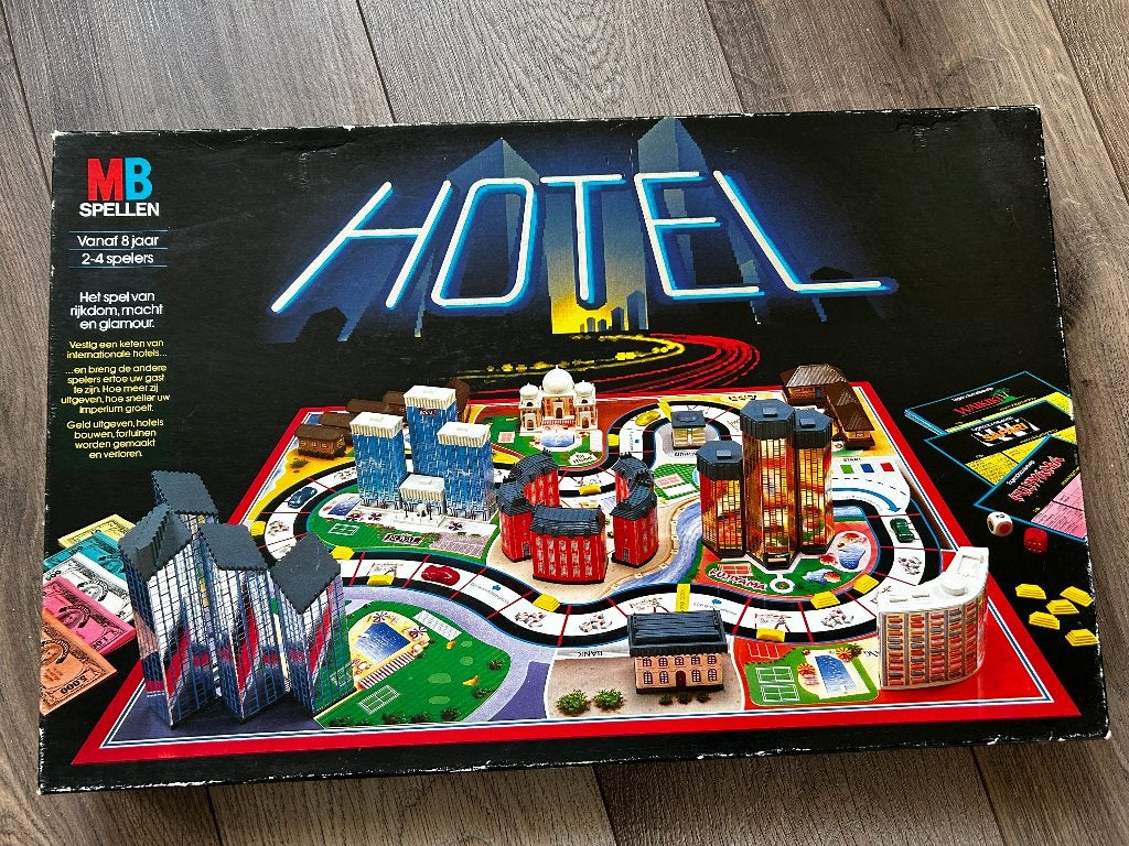 Bordspel Hotel - Klassiek vastgoedspel van MB, Een of twee spelers, Ophalen of Verzenden, Gebruikt, MB Spellen