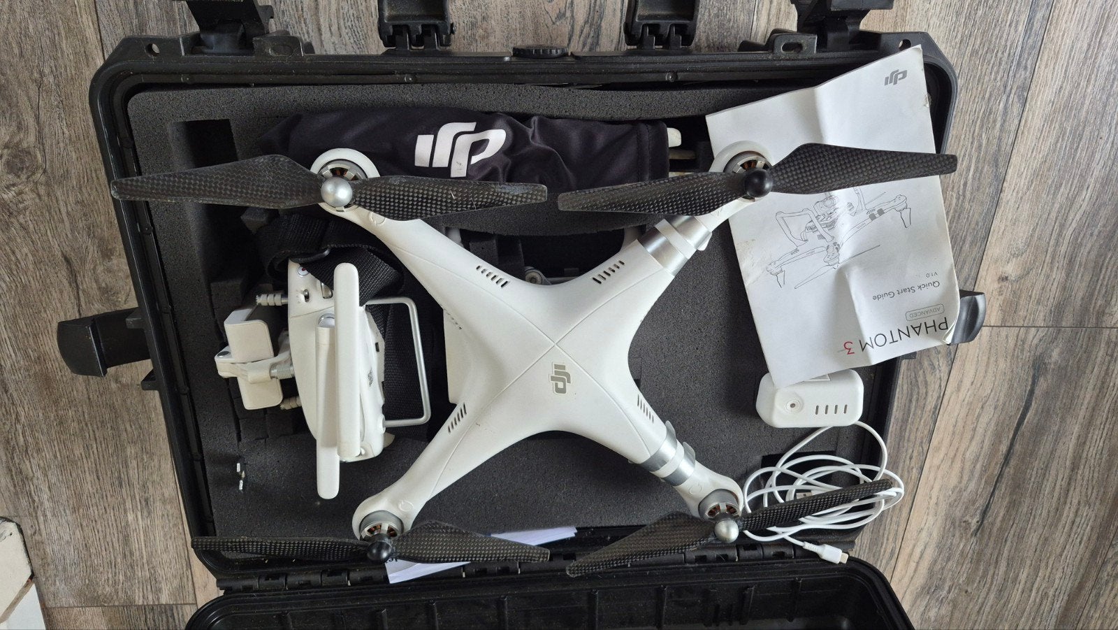 DJI Phantom 3 Advanced Drone met 2 accu's en koffer
