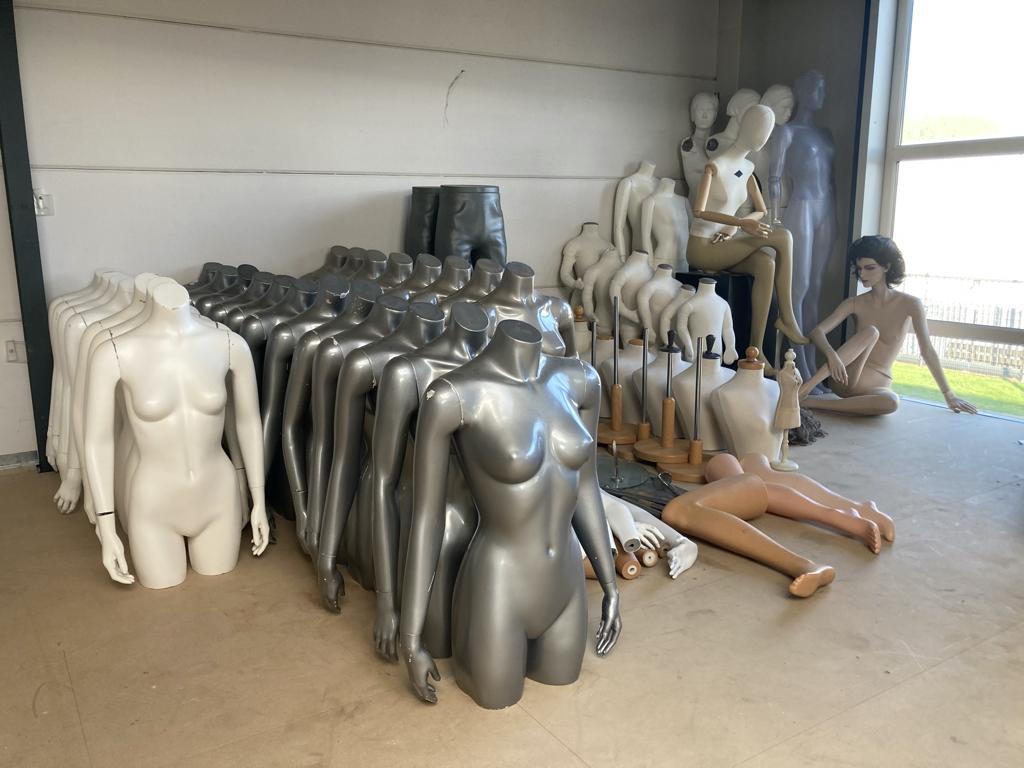 Paspoppen en torso’s grote partij., Ophalen, Gebruikt, Paspop