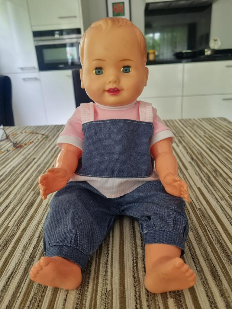 Vintage Babypop met Kleding - Zo goed als nieuw, Ophalen of Verzenden, Zo goed als nieuw, Babypop