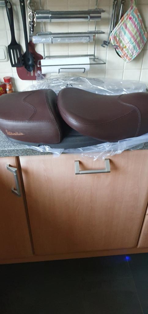 Origineel Vespa LXV Duo Zadel - Echt Leder ziet er nieuw uit, Ophalen of Verzenden, Zo goed als nieuw, Zadel, Vespa