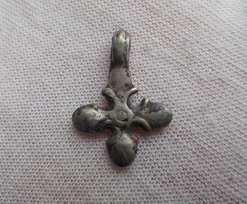 Bodemvondst zilver Kruisriddertijd Tempeliers kruis hanger, Verzenden, Zilver