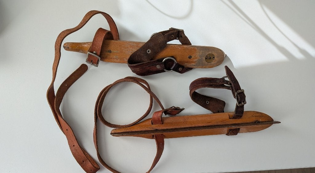 Antieke houten schaatsen met leren banden, Antiek en Kunst, Ophalen of Verzenden