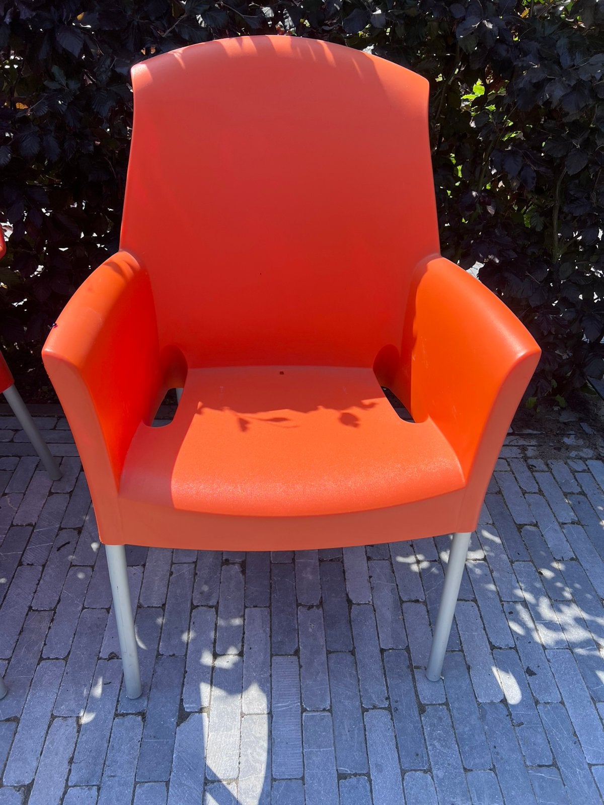 5 oranje stoelen, Ophalen, Zo goed als nieuw, Kunststof
