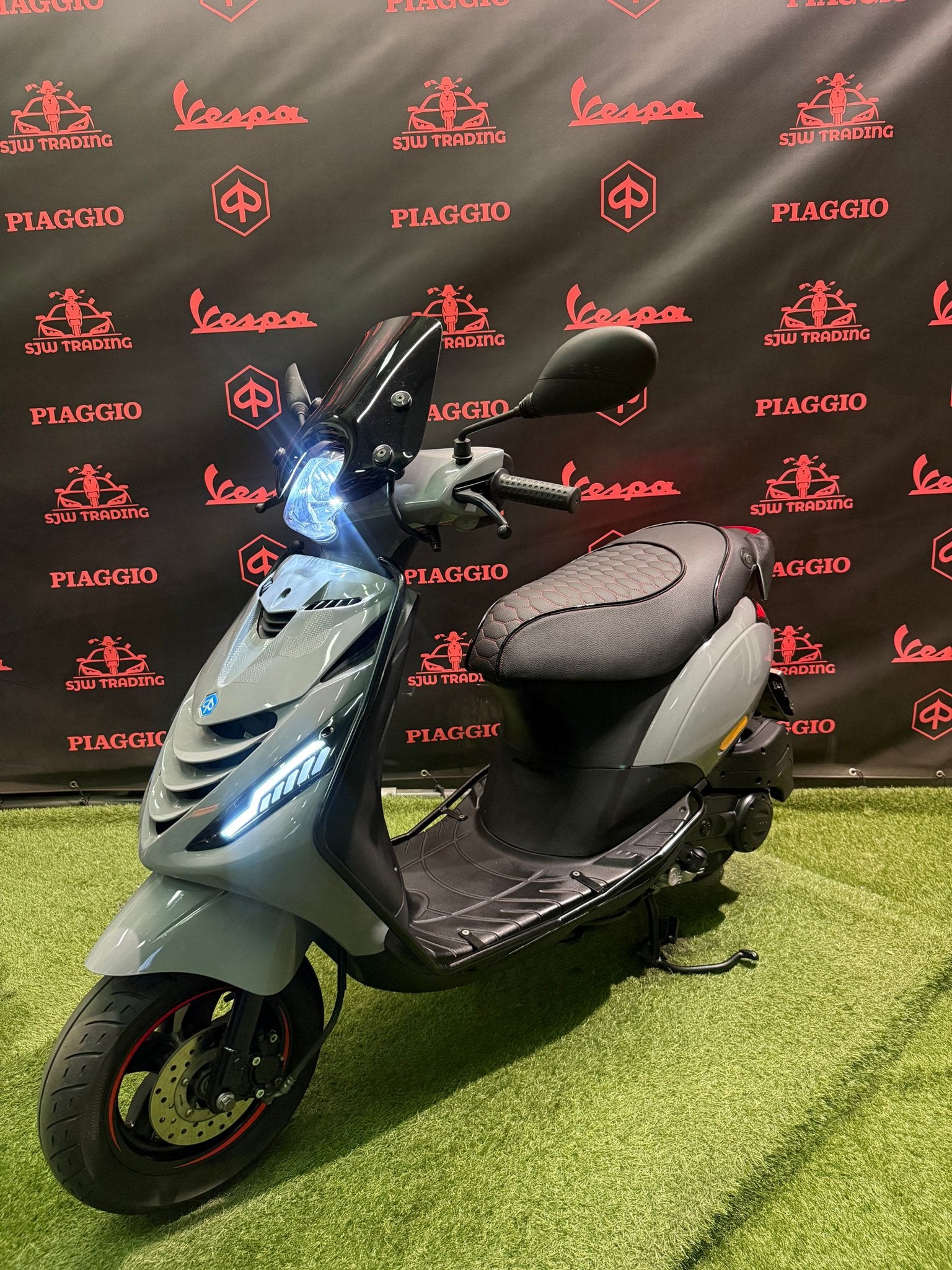 Piaggio Zip 2022 Brom! SP Nardo Grey / RS Zadel / Garantie!
