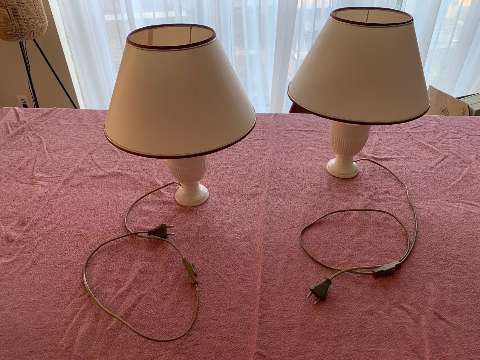 Wedgewood lampen, 2x, met 2 kappen, Ophalen, Zo goed als nieuw, Rond