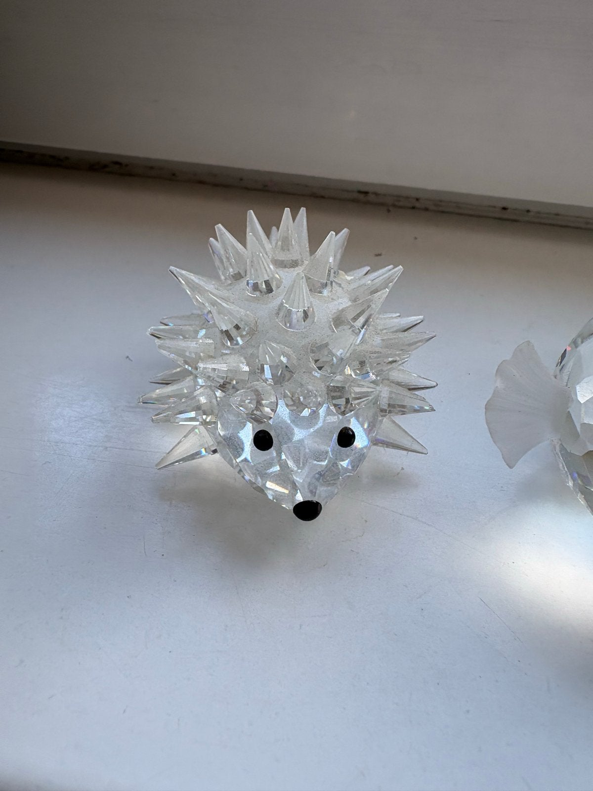 Swarovski kristal beeldjes: egel, kogelvis, zwaan, Ophalen of Verzenden, Wit, Glas, Klassiek
