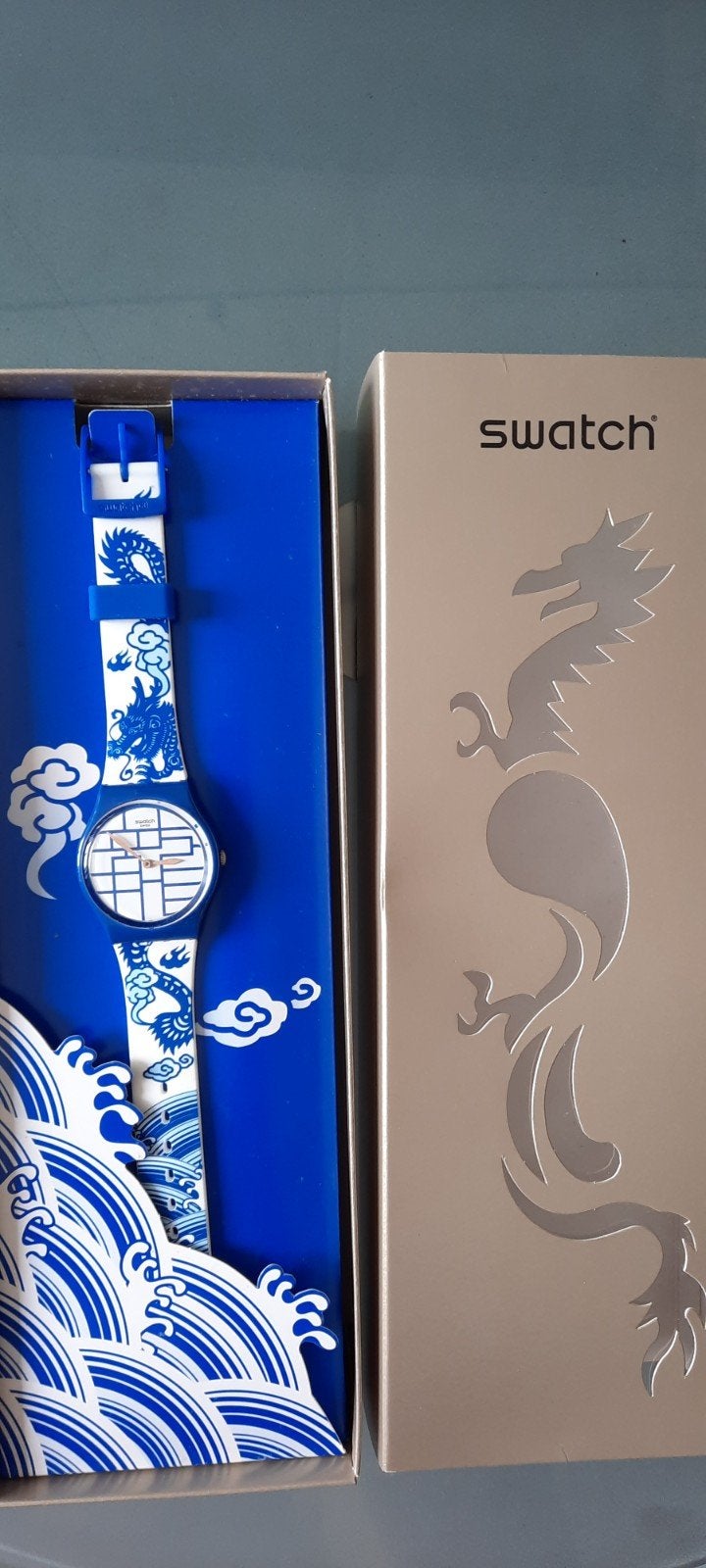 Swatch GZ268 Chinese New Year 2012 Year of the dragon, Kunststof, Swatch, Nieuw, Kunststof
