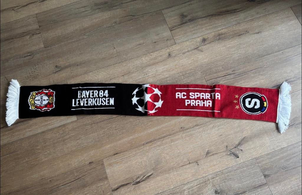 Bayer Leverkussen Sparta Praag CL sjaal, Verzamelen, Ophalen of Verzenden, Zo goed als nieuw, Sparta, Vaantje of Sjaal