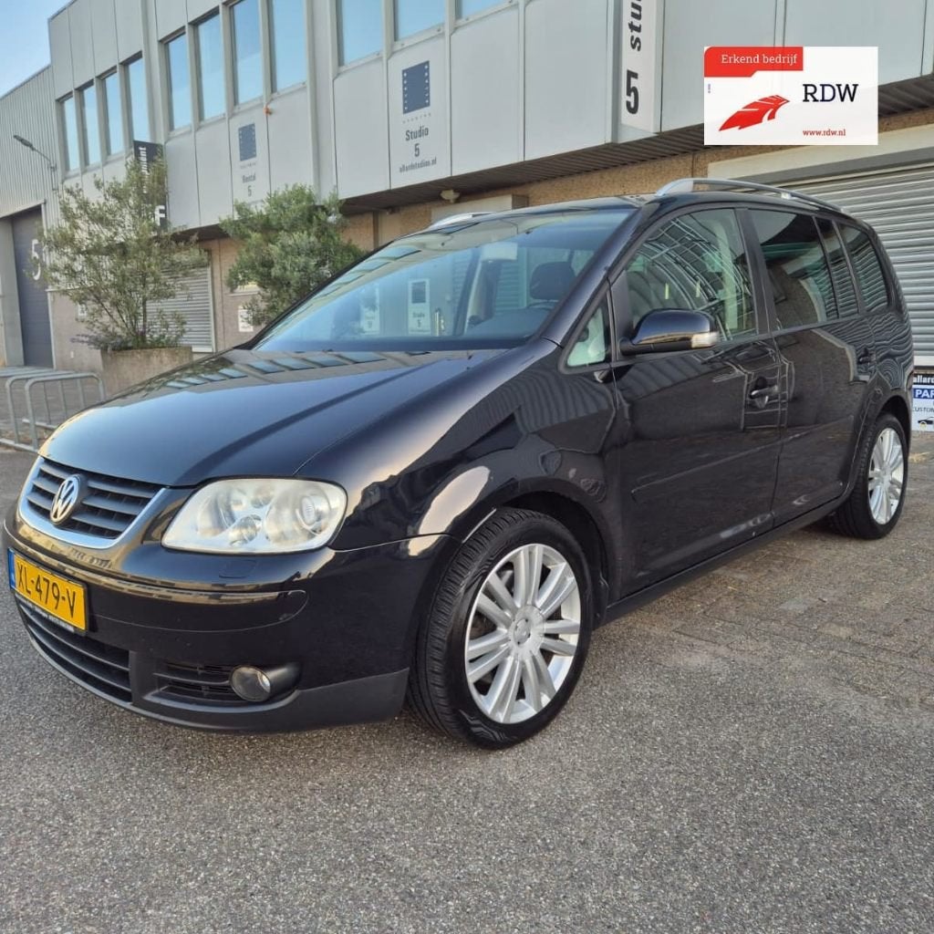 VW Touran 2.0 TDI DSG | 170pk | Bouwjaar 2006 | Business, Auto's, Volkswagen, Parkeersensor, 4 cilinders, Zwart, 14 km/l