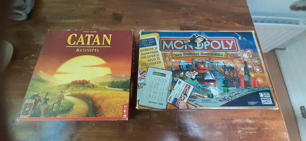 catan en monopoly spel, Drie of vier spelers, Ophalen, Gebruikt, Onbekend