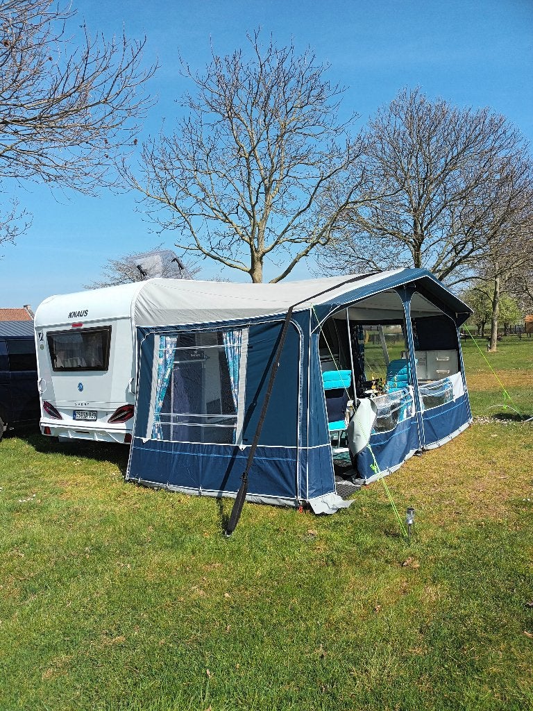 caravan voortent, zakluifel en keukenblok, Ophalen, Zo goed als nieuw