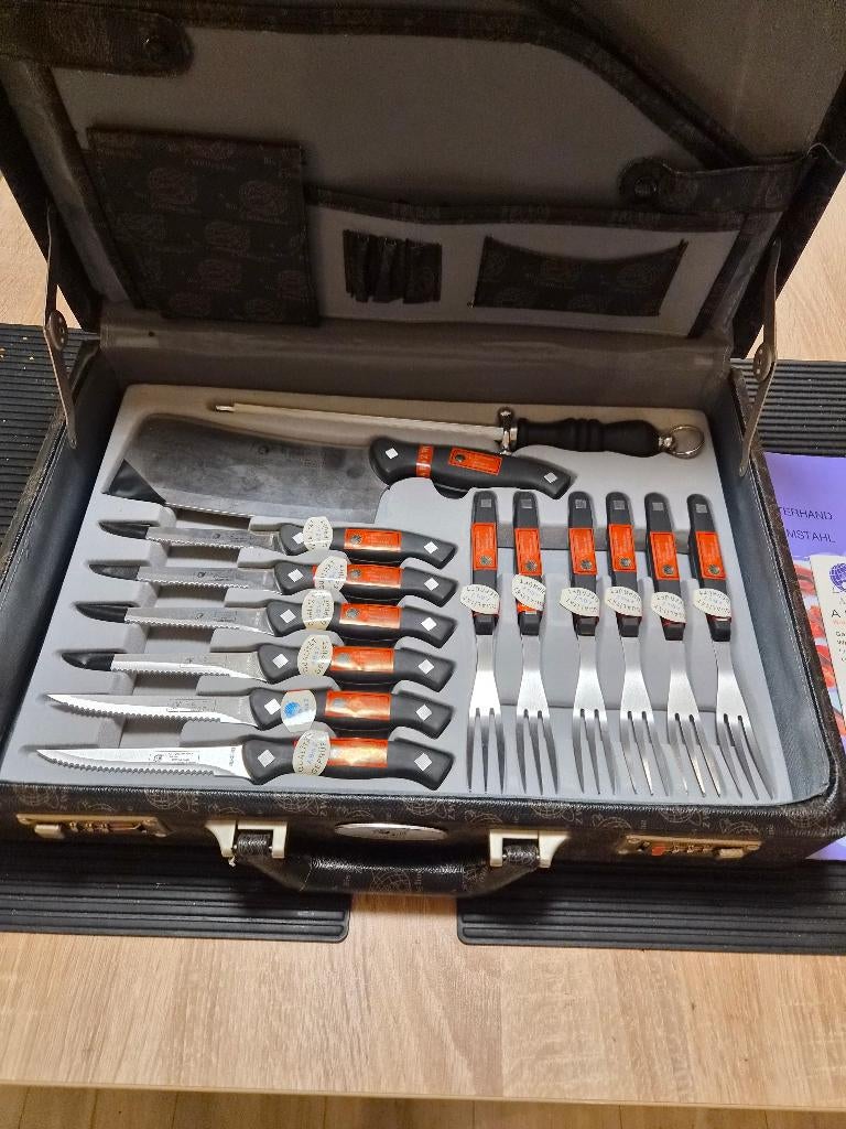 messen set in koffer, Verzenden, Zo goed als nieuw, Rvs of Chroom, Bestekset