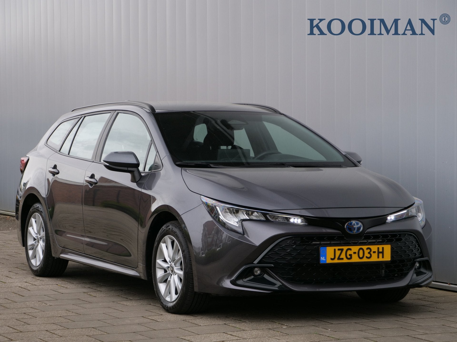 Toyota Corolla Touring Sports Hybrid 140 Pk Business Automaa, 4 cilinders, Corolla, Hybride Elektrisch/Benzine, 22 km/l