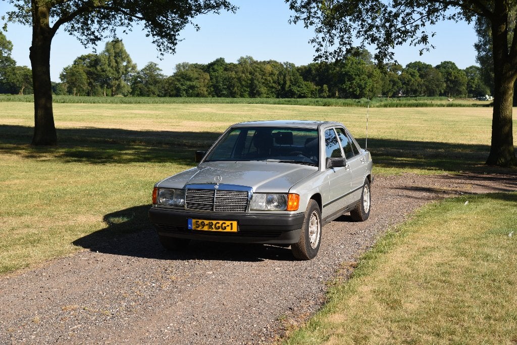 Mercedes-Benz Mercedes W201 190E 1985 Grijs, Auto's, Mercedes-Benz, Automaat, Achterwielaandrijving, 1092 kg, 1200 kg